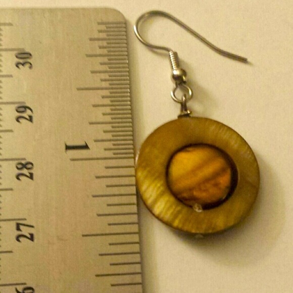 Shell in Brown Round Circle Earrings in Silver - Picture 4 of 5